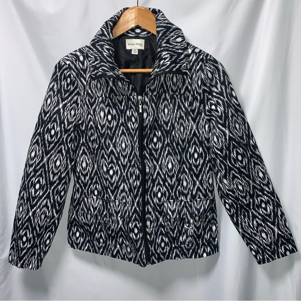 Studio Works Petite Women’s Black & White Full Zip Jacket/Coat Size PM